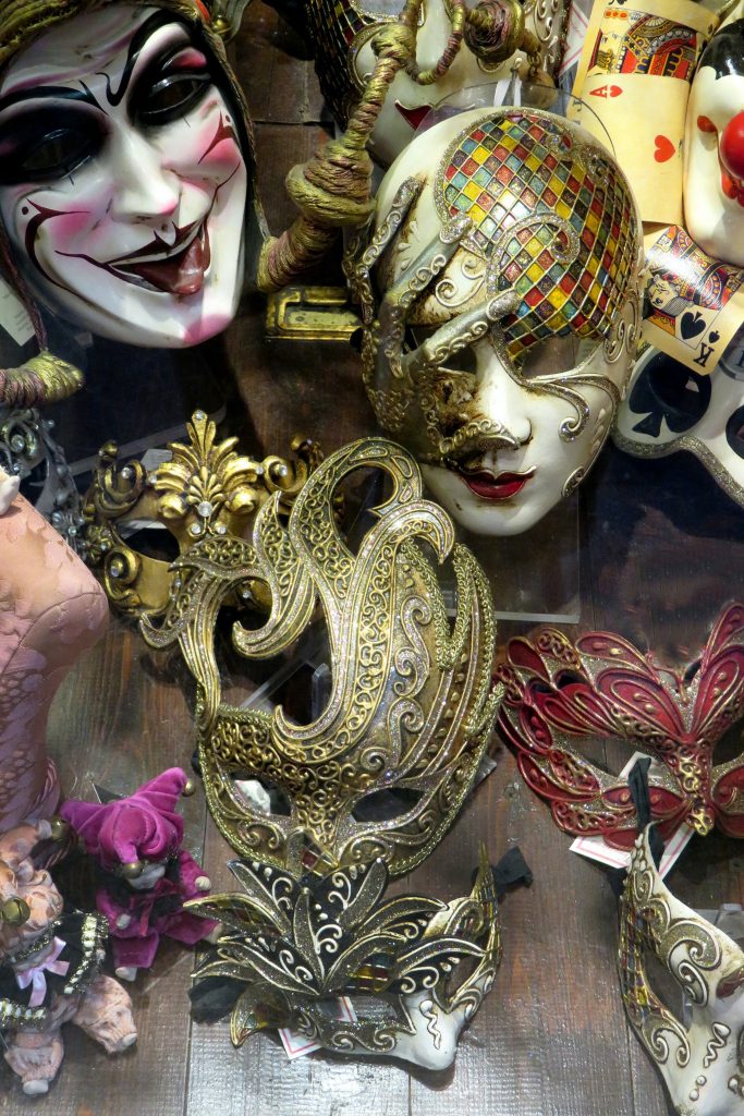 Achetez votre prochain masque vénitien avec style et élégance